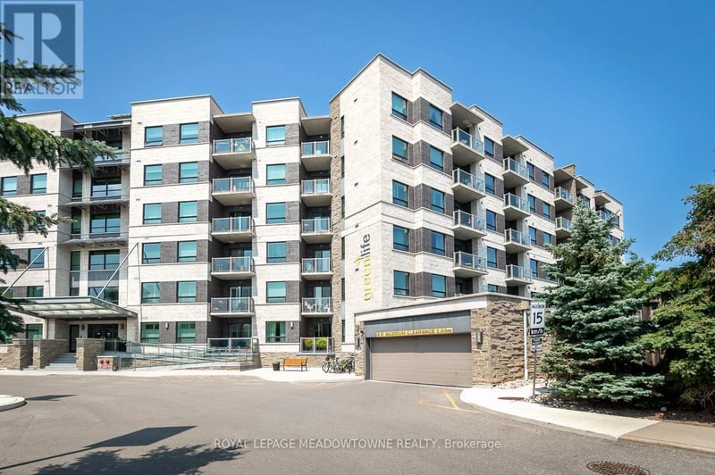 #302 383 Main Street, Milton (OM Old Milton), Ontario, L9T8K8, Milton (OM Old Milton), Ontario — photo 1 of 5