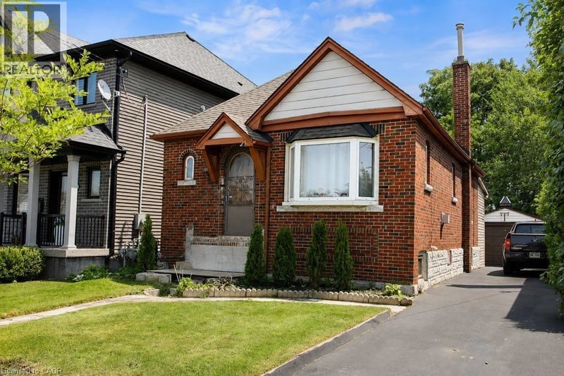 35 BARONS Avenue South, Hamilton, Ontario, L8K2Y1, Hamilton, Ontario — photo 1 of 5