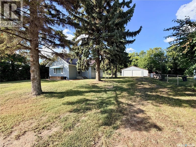 104 Railway AVENUE E, Neilburg, Saskatchewan, S0M2C0, Neilburg, Saskatchewan — photo 1 of 5