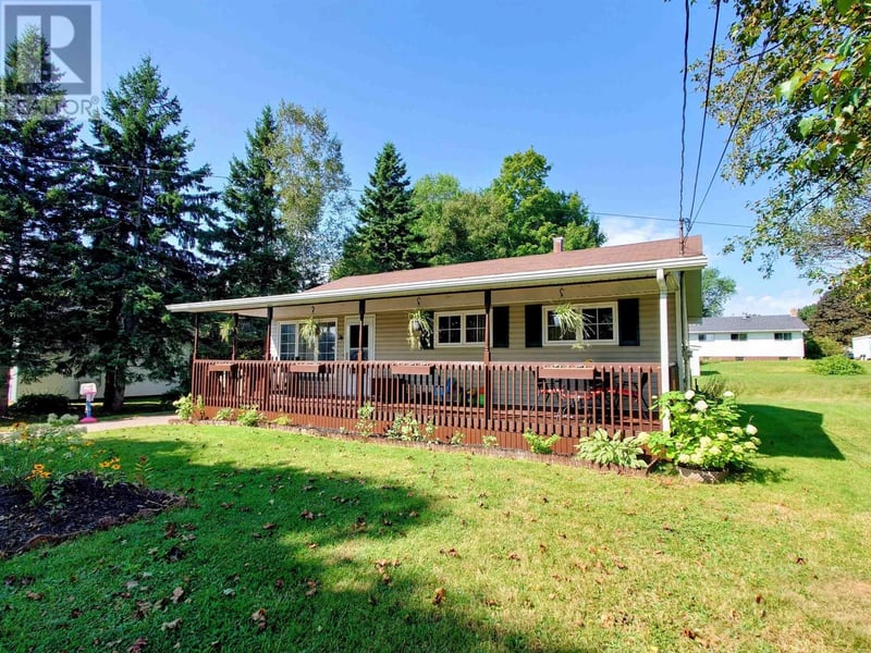 34 Lockwood Drive, Summerside, Prince Edward Island, C1N4R5, Summerside, Prince Edward Island — photo 1 of 5