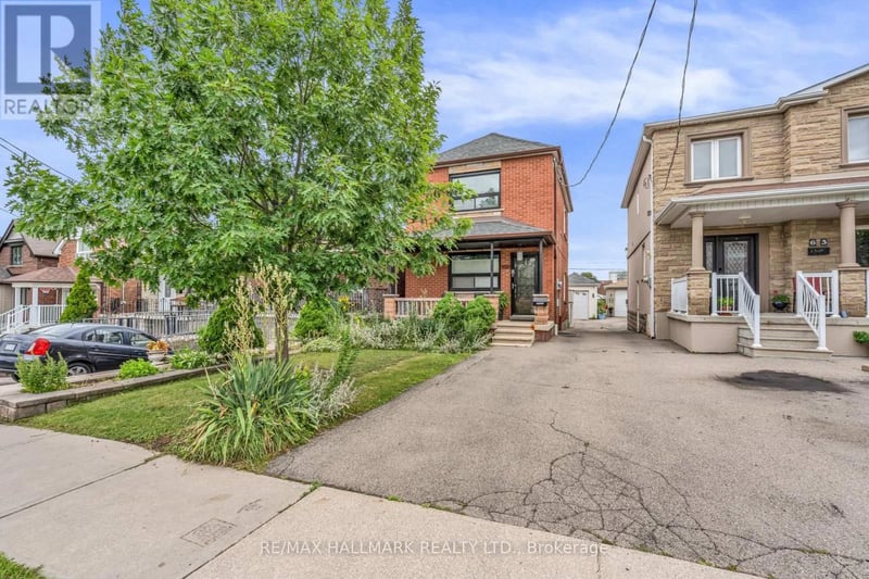 65 Kirknewton Road, Toronto (Caledonia-Fairbank), Ontario, M6E3X9, Toronto (Caledonia-Fairbank), Ontario — photo 1 of 5