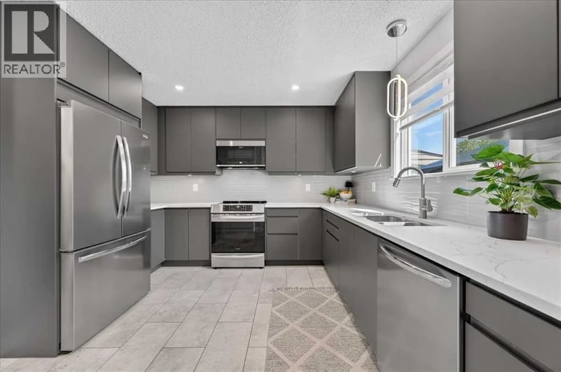 39 Midridge Gardens Southeast, Calgary, Alberta, T2X1C4, Calgary, Alberta — photo 1 of 5