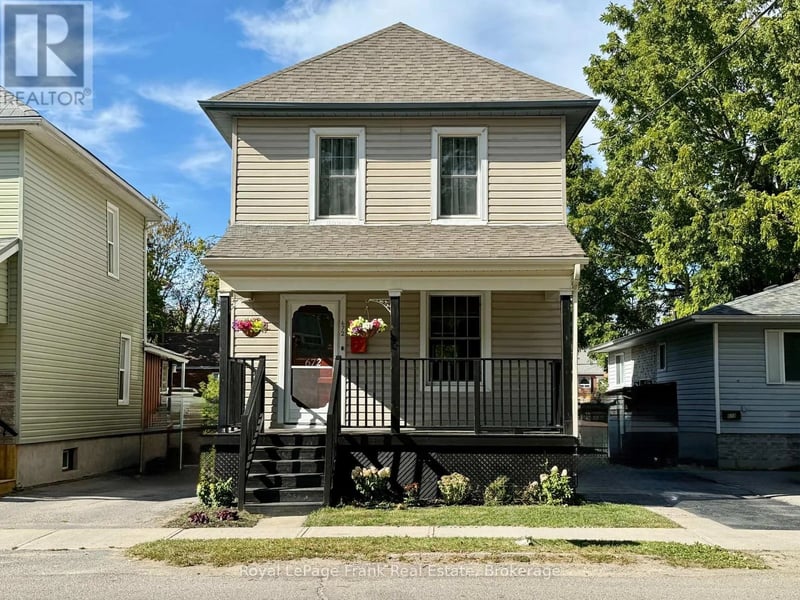 672 Romaine Street, Peterborough (Otonabee Ward 1), Ontario, K9J2E4, Peterborough (Otonabee Ward 1), Ontario — photo 1 of 5