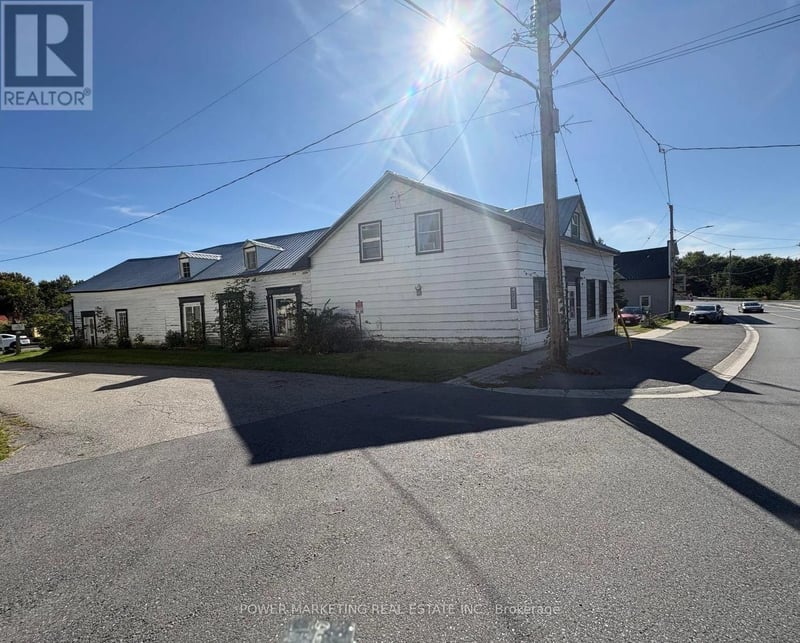 18556 DUNDAS Street, South Glengarry, Ontario, K0C1S0, South Glengarry, Ontario — photo 1 of 5