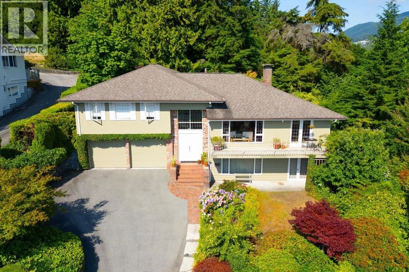 805 YOUNETTE Drive, West Vancouver, British Columbia, V7T1T1, West Vancouver, British Columbia — photo 1 of 5