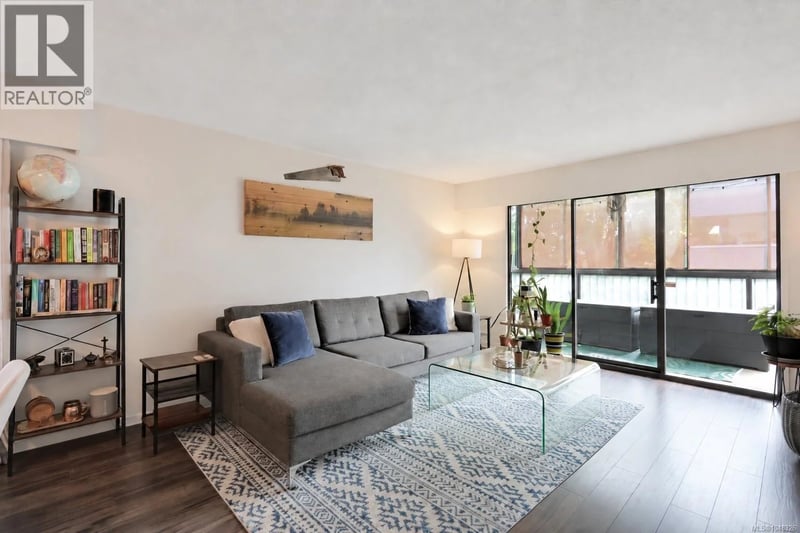 #210 1101 Hilda Street, Victoria, British Columbia, V8V4T2, Victoria, British Columbia — photo 1 of 5
