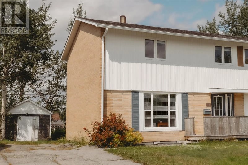 12 Read Street, Gander, Newfoundland & Labrador, A1V1E2, Gander, Newfoundland & Labrador — photo 1 of 5