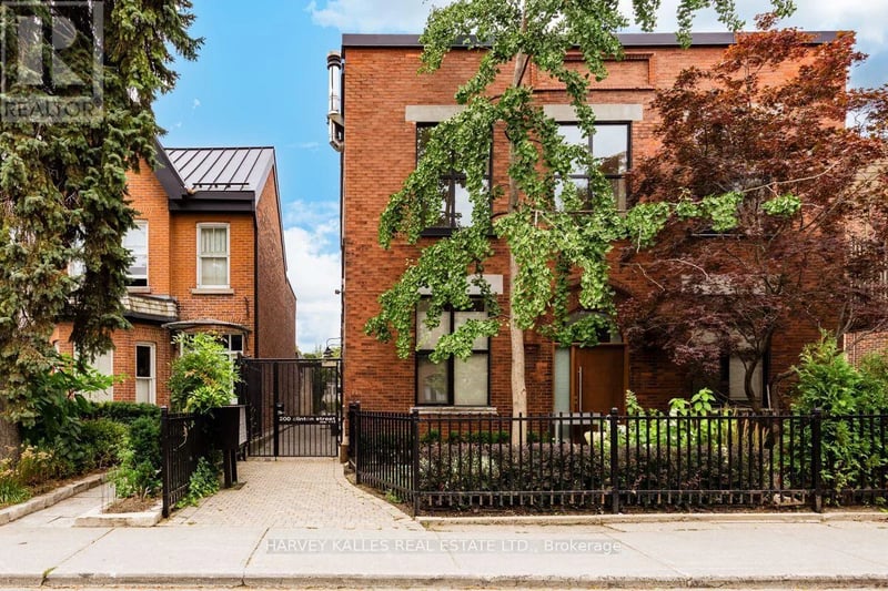 #7 200 Clinton Street, Toronto (Palmerston-Little Italy), Ontario, M6G2Y5, Toronto (Palmerston-Little Italy), Ontario — photo 1 of 5