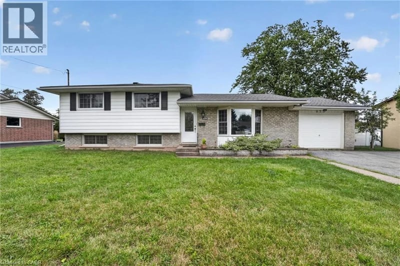 978 FERNDALE Avenue, Fort Erie, Ontario, L2A5S8, Fort Erie, Ontario — photo 1 of 5