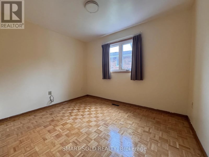 243 Shawnee Circle, Toronto (Pleasant View), Ontario, M2H2Y3, Toronto (Pleasant View), Ontario — photo 1 of 5