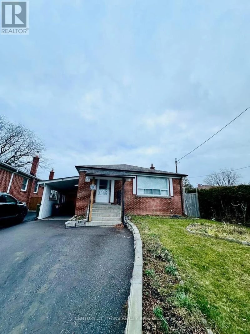 40 Tedford Drive, Toronto (Wexford-Maryvale), Ontario, M1R1M1, Toronto (Wexford-Maryvale), Ontario — photo 1 of 5