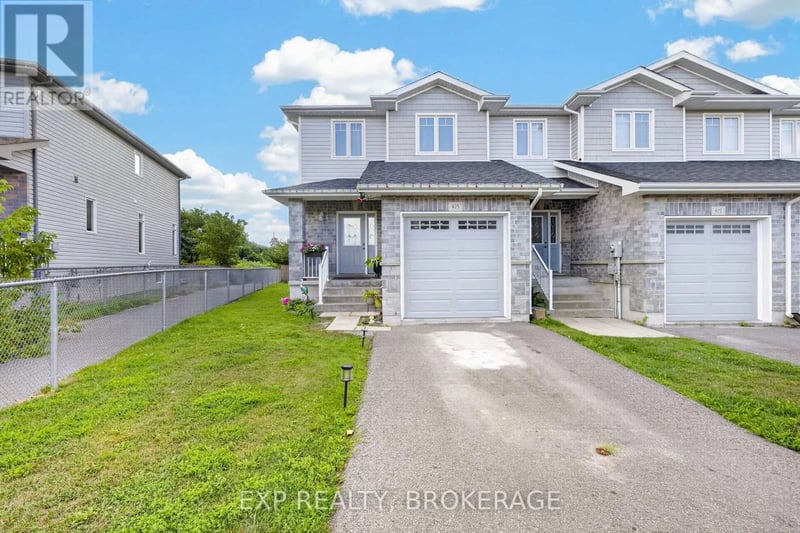 925 Blossom Street, Kingston (City Northwest), Ontario, K7P0N2, Kingston (City Northwest), Ontario — photo 1 of 5