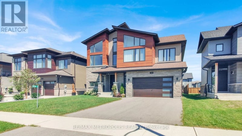 104 Stoneleigh Drive, Blue Mountains, Ontario, L9Y0V1, Blue Mountains, Ontario — photo 1 of 5