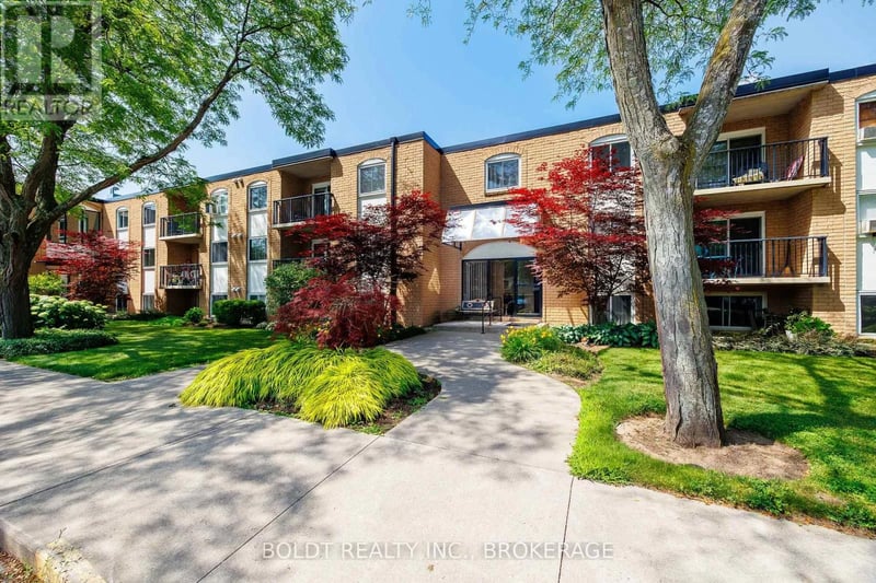 #210 6 Westlake Lane, St. Catharines (Lakeport), Ontario, L2N5S3, St. Catharines (Lakeport), Ontario — photo 1 of 5
