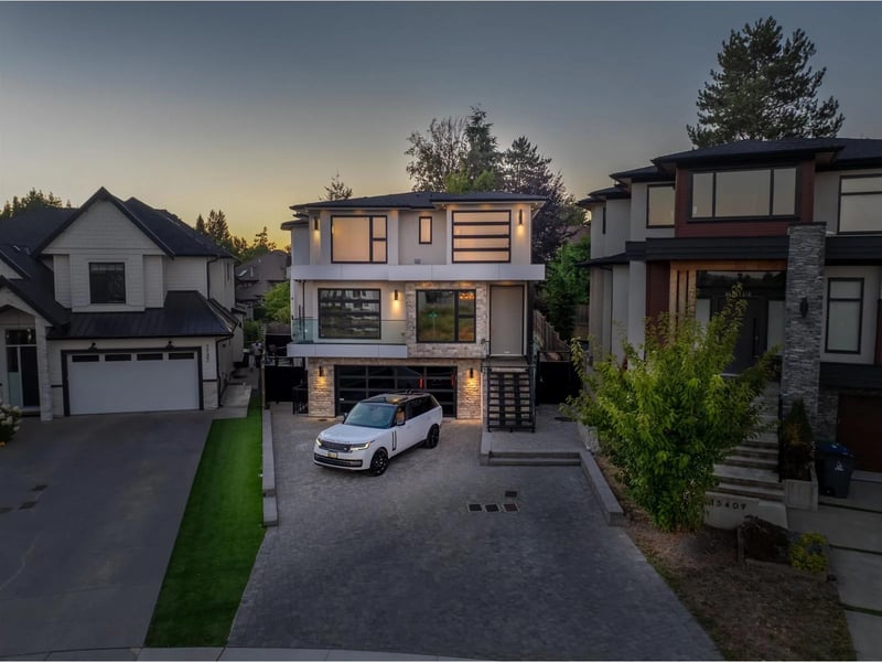 15401 78 Avenue, Surrey, British Columbia, V3S1C2, Surrey, British Columbia — photo 1 of 5
