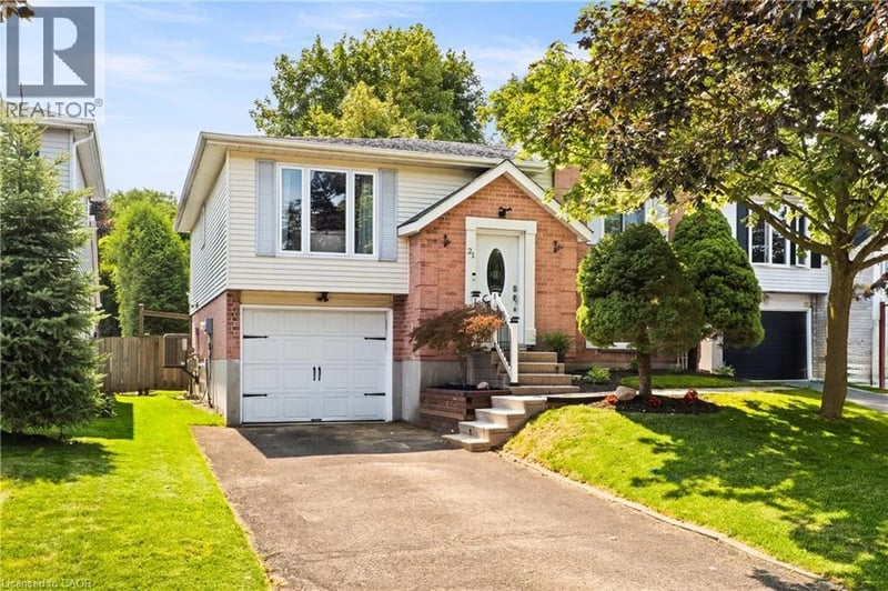 21 GOLDEN MEADOW Crescent, Kitchener, Ontario, N2N2L7, Kitchener, Ontario — photo 1 of 5