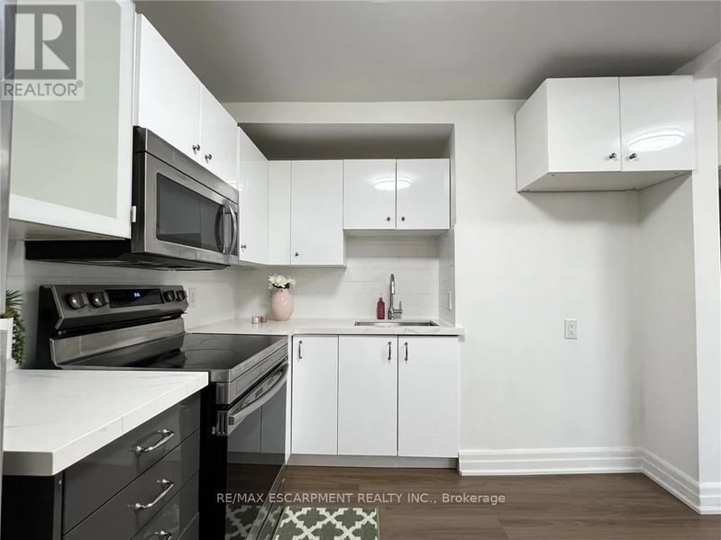 #UPPER 1164 CANNON Street East, Hamilton (Crown Point), Ontario, L8L2K1, Hamilton (Crown Point), Ontario — photo 1 of 5