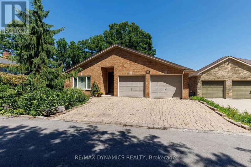53 Mountain Street, St. Catharines (Burleigh Hill), Ontario, L2T2S6, St. Catharines (Burleigh Hill), Ontario — photo 1 of 5