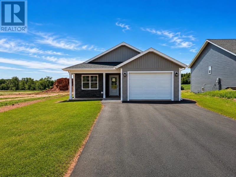 82 Samantha Lane, Cornwall, Prince Edward Island, C0A1H8, Cornwall, Prince Edward Island — photo 1 of 5