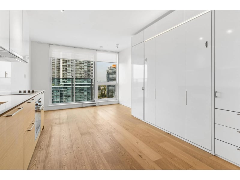 #1903 13438 CENTRAL Avenue, Surrey, British Columbia, V3T0N2, Surrey, British Columbia — photo 1 of 5