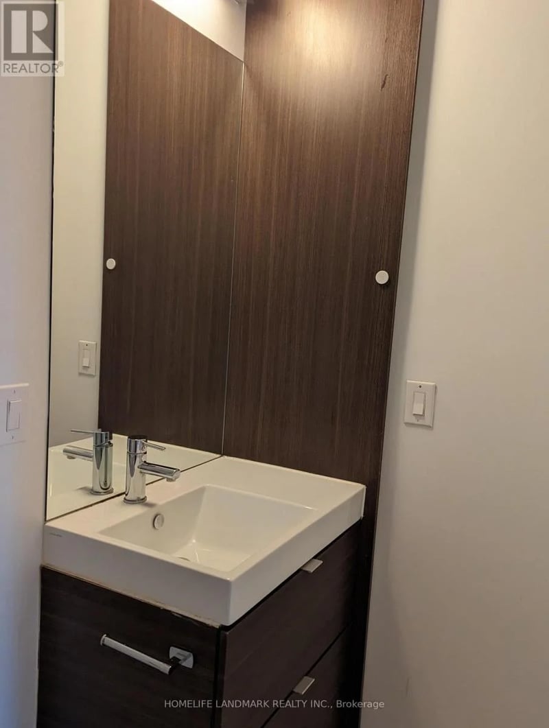 #2105 62 Forest Manor Road, Toronto (Henry Farm), Ontario, M2J0B6, Toronto (Henry Farm), Ontario — photo 1 of 5