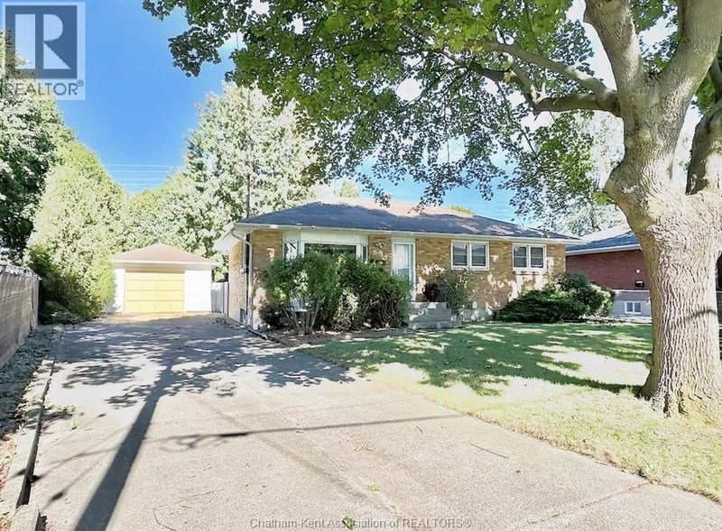 62 BURTON Avenue, Chatham, Ontario, N7M4Z5, Chatham, Ontario — photo 1 of 5
