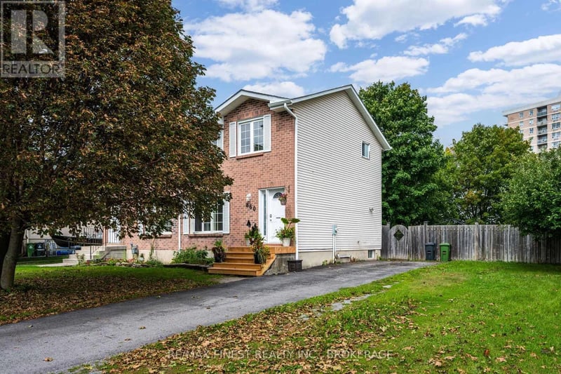 860 Beaconhill Court, Kingston (North of Taylor-Kidd Blvd), Ontario, K7P2A8, Kingston (North of Taylor-Kidd Blvd), Ontario — photo 1 of 5