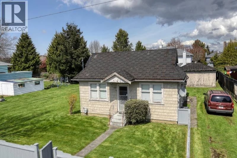 5211 MAPLE Road, Richmond, British Columbia, V7E1G2, Richmond, British Columbia — photo 1 of 5