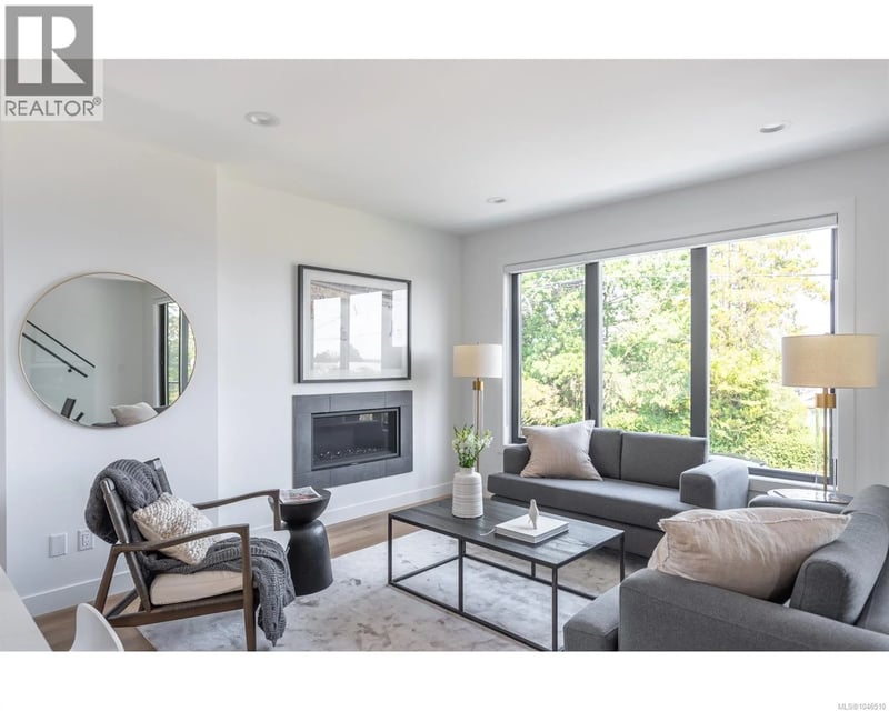 309 Elizabeth Street, Nanaimo, British Columbia, V9R3C5, Nanaimo, British Columbia — photo 1 of 5