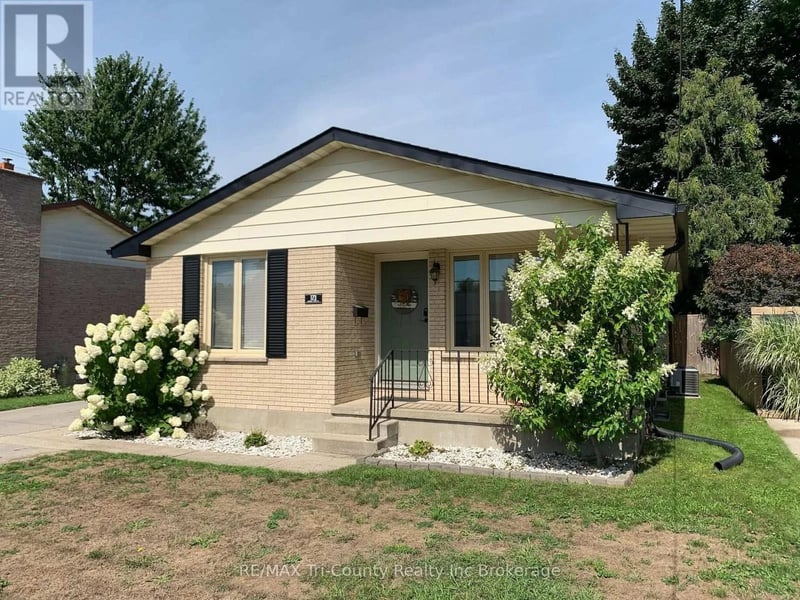 173 Carroll Street West, Strathroy-Caradoc (SW), Ontario, N7G3P8, Strathroy-Caradoc (SW), Ontario — photo 1 of 5