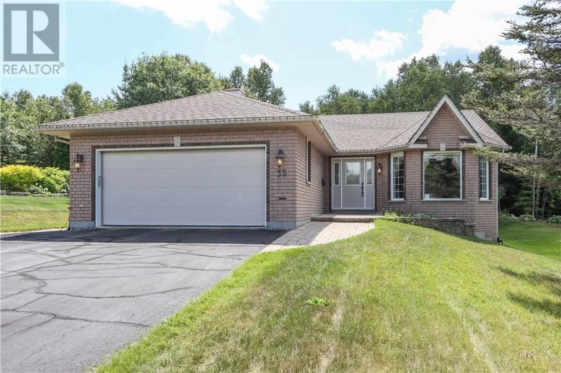 35 Bonnie Drive, Lively, Ontario, P3Y1P6, Lively, Ontario — photo 1 of 5