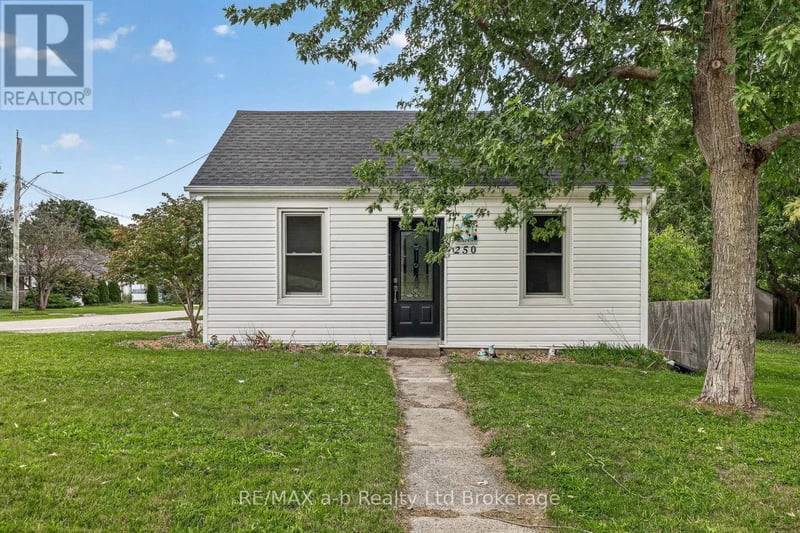 250 Frederick Street, Ingersoll (Ingersoll - South), Ontario, N5C2H9, Ingersoll (Ingersoll - South), Ontario — photo 1 of 5