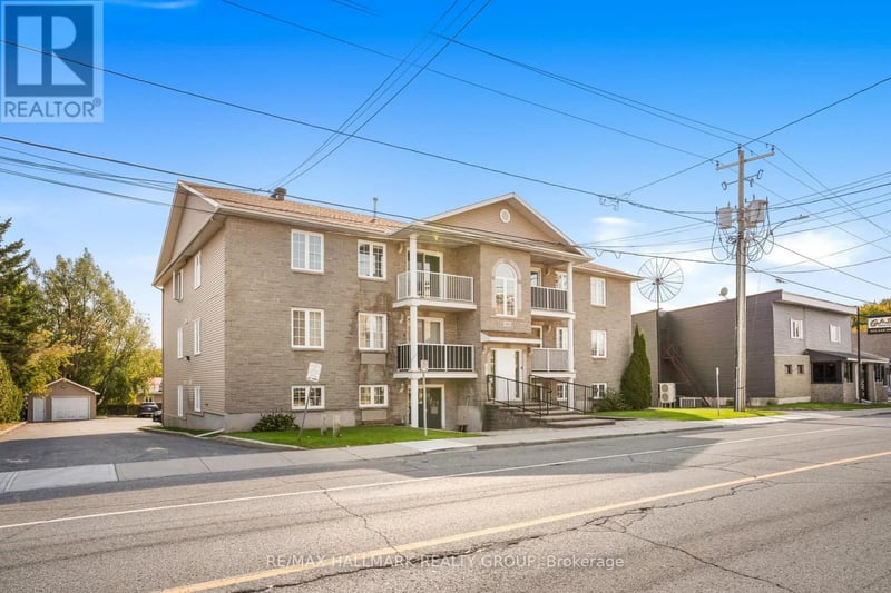 #302 1005 LAURIER Street, Clarence-Rockland, Ontario, K4K1T7, Clarence-Rockland, Ontario — photo 1 of 5