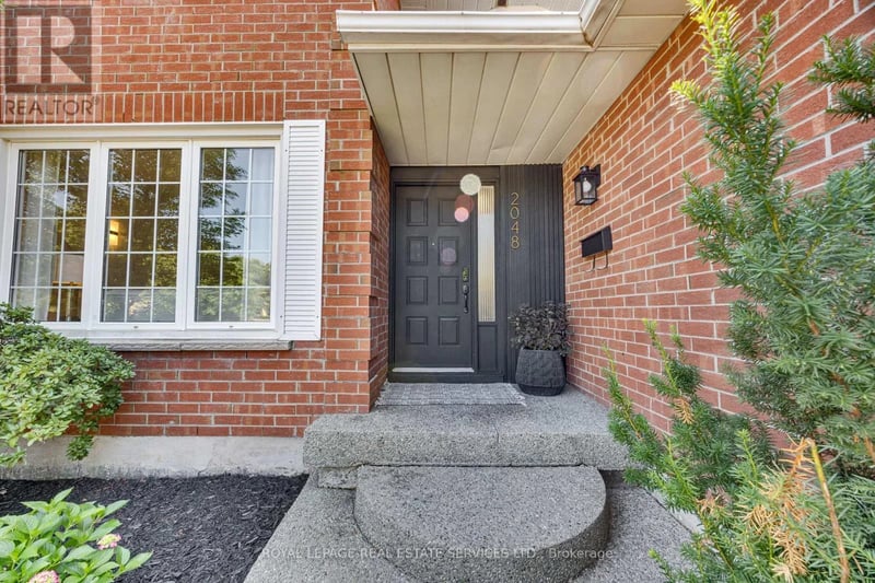 2048 Sixth Line, Oakville (RO River Oaks), Ontario, L6H3N2, Oakville (RO River Oaks), Ontario — photo 1 of 5