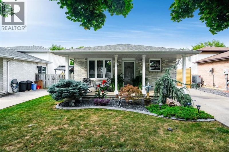 2677 Robert Road, Windsor, Ontario, N8W5L8, Windsor, Ontario — photo 1 of 5