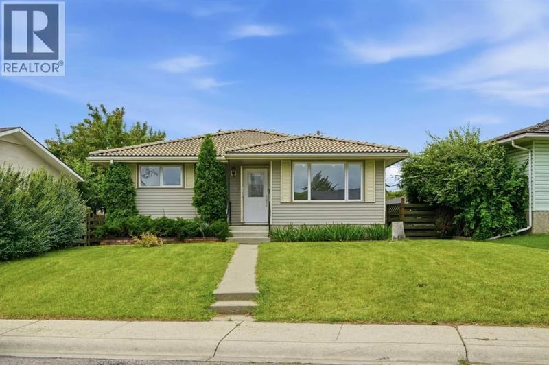 52 Penedo Place Southeast, Calgary, Alberta, T2A3N8, Calgary, Alberta — photo 1 of 5