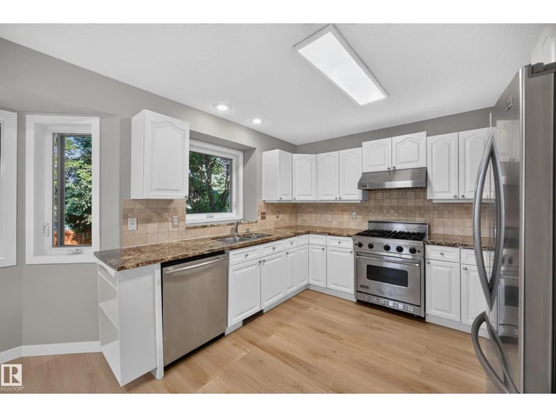 3640 31 ST NW, Edmonton, Alberta, T6T1G8, Edmonton, Alberta — photo 1 of 5