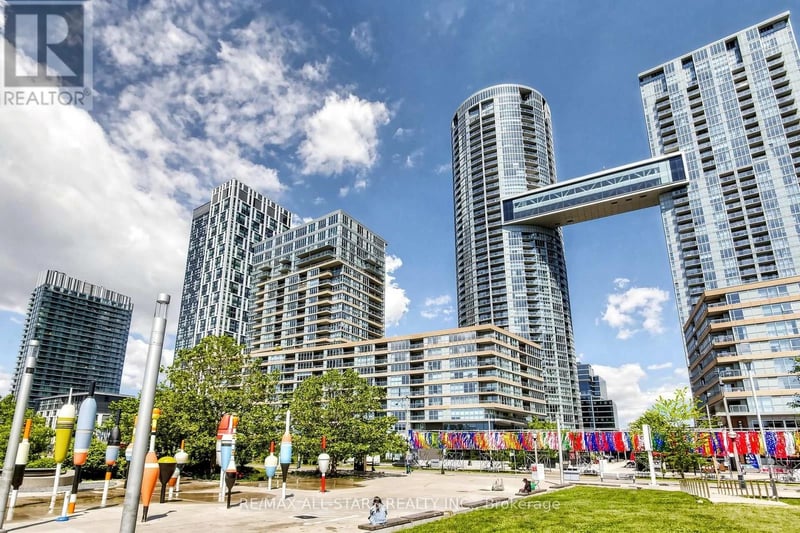 #G08 110 Fort York Boulevard, Toronto (Waterfront Communities), Ontario, M5V4A7, Toronto (Waterfront Communities), Ontario — photo 1 of 5
