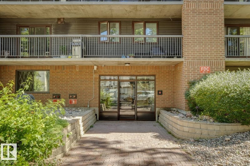 #905 9929 113 ST NW, Edmonton, Alberta, T5K2N9, Edmonton, Alberta — photo 1 of 5