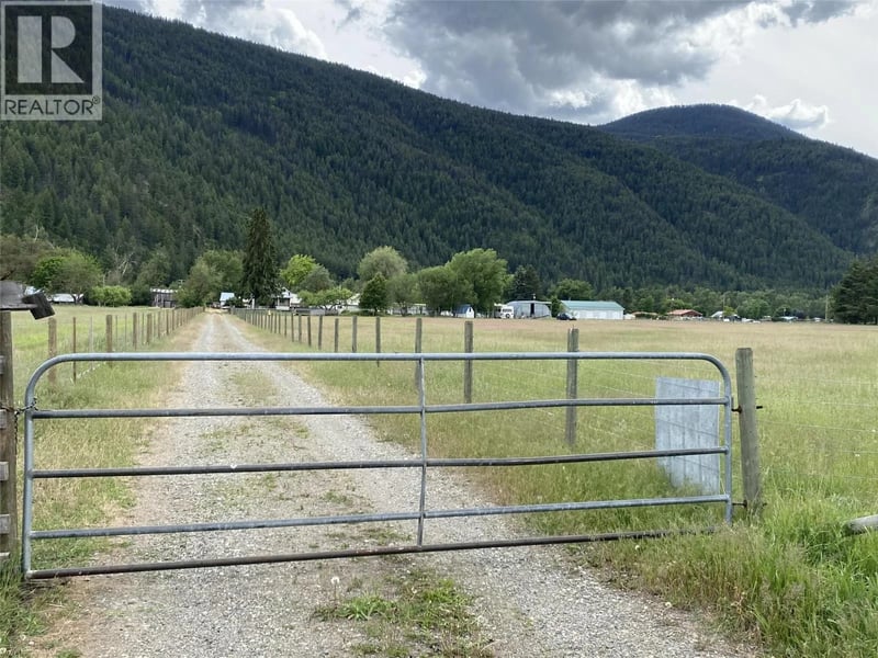 500 Atwood Road, Grand Forks, British Columbia, V0H1H9, Grand Forks, British Columbia — photo 1 of 5