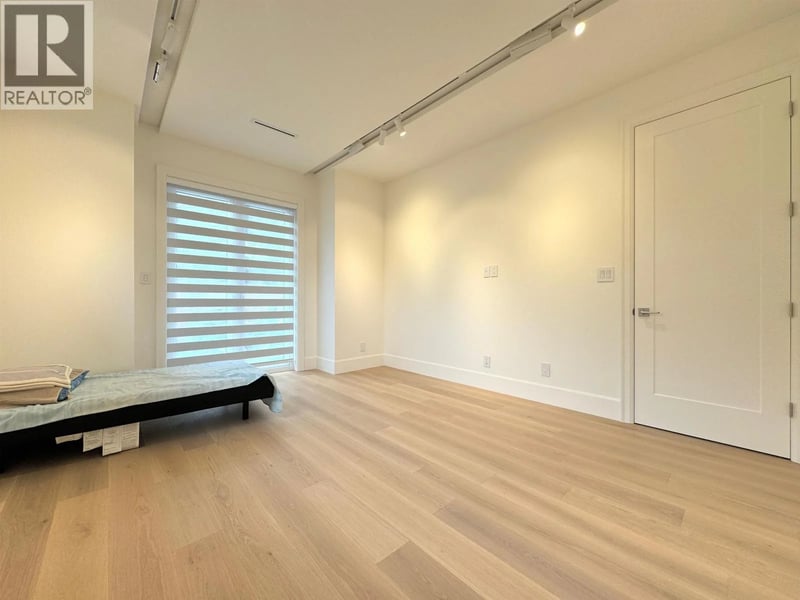 10480 NO 4 Road, Richmond, British Columbia, V7A2Z7, Richmond, British Columbia — photo 1 of 5