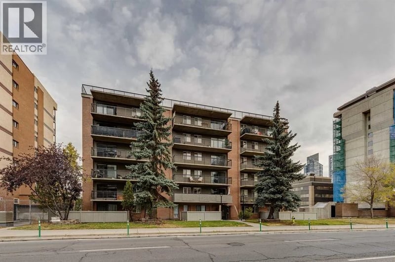 1320 12 Avenue Southwest, Calgary, Alberta, T3C3R6, Calgary, Alberta — photo 1 of 5