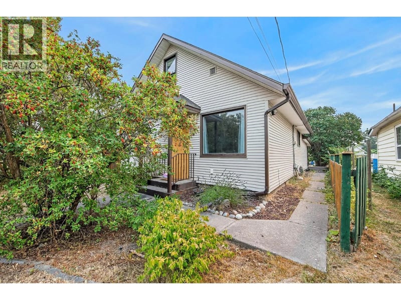 3007 38 Street, Vernon, British Columbia, V1T6H7, Vernon, British Columbia — photo 1 of 5