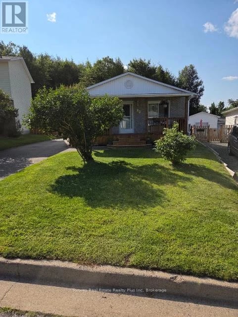 83 Laurier Road, Elliot Lake (West), Ontario, P5A2T9, Elliot Lake (West), Ontario — photo 1 of 5
