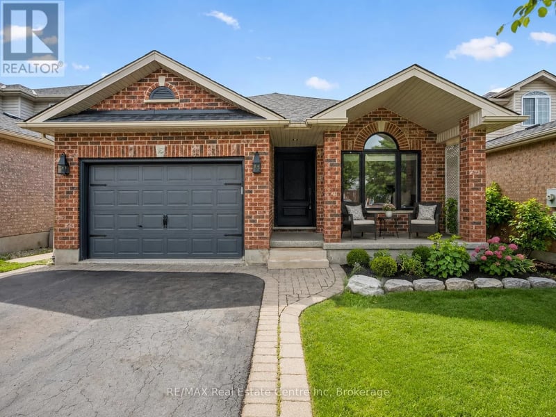 18 KEYS Crescent, Guelph (Clairfields/Hanlon Business Park), Ontario, N1G5J7, Guelph (Clairfields/Hanlon Business Park), Ontario — photo 1 of 5