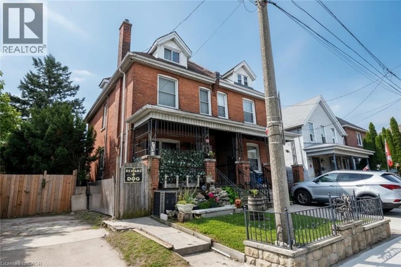 22 PICTON Street East, Hamilton, Ontario, L8L3W3, Hamilton, Ontario — photo 1 of 5