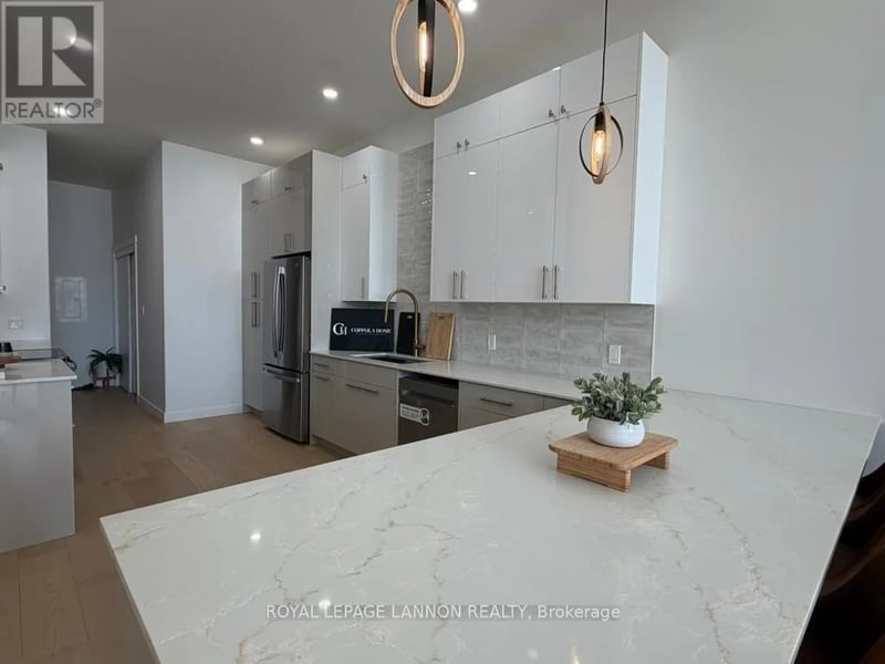 #3211 96 HIGH Street North, Thunder Bay (College Heights), Ontario, P7A5R3, Thunder Bay (College Heights), Ontario — photo 1 of 4