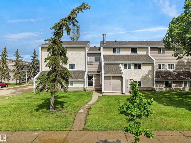 #4 3851 76 ST NW, Edmonton, Alberta, T6K2P9, Edmonton, Alberta — photo 1 of 5