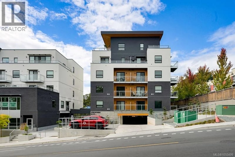 #504 610 Lampson Street, Esquimalt, British Columbia, V9A0L4, Esquimalt, British Columbia — photo 1 of 5
