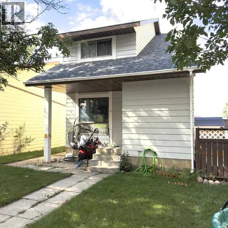 40 South Ridge Crescent Southwest, Medicine Hat, Alberta, T1B2N8, Medicine Hat, Alberta — photo 1 of 5